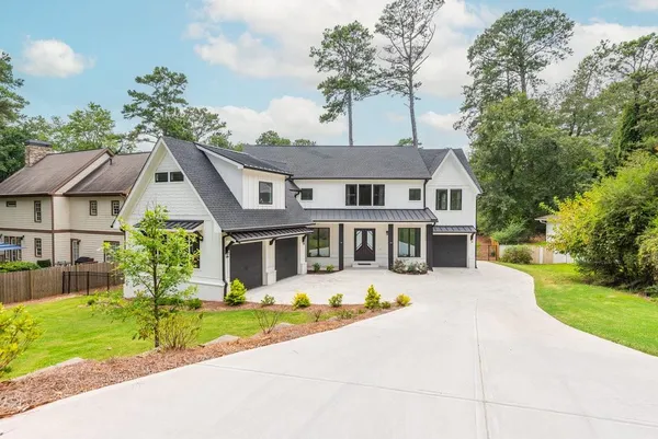 $7,500 | 4056 Ashford Dunwoody Road Northeast, Brookhaven, GA 30319