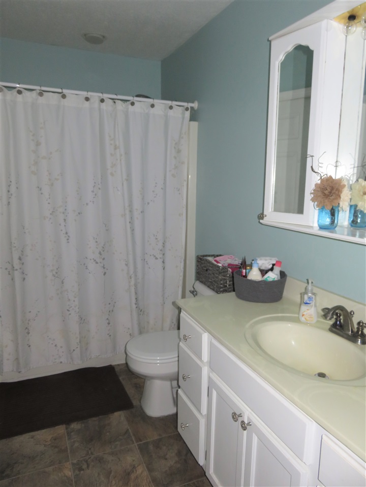 5167 West Church Road Perry, MI 48872 - Photo 12 of 21 31314468-11.JPG