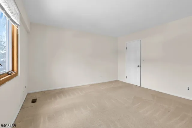 $624,999 | 13 Mountain Ridge Drive, Cedar Grove, NJ 07009