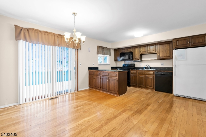 13 Mountain Ridge Drive Cedar Grove, NJ 07009 - Photo 12 of 34