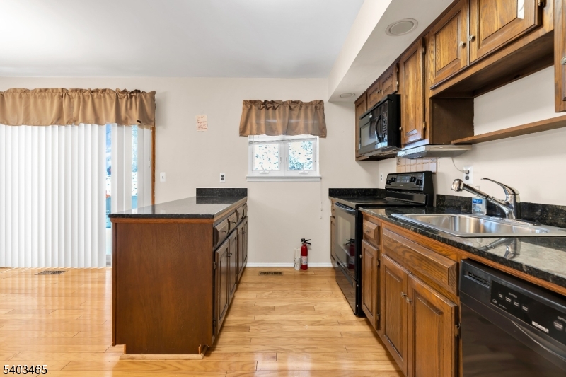 13 Mountain Ridge Drive Cedar Grove, NJ 07009 - Photo 13 of 34