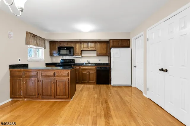 $624,999 | 13 Mountain Ridge Drive, Cedar Grove, NJ 07009