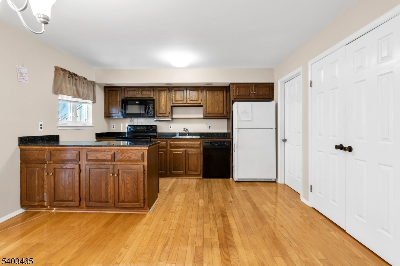 13 Mountain Ridge Drive Cedar Grove, NJ 07009 - Photo 14 of 34