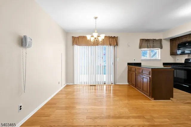 $624,999 | 13 Mountain Ridge Drive, Cedar Grove, NJ 07009