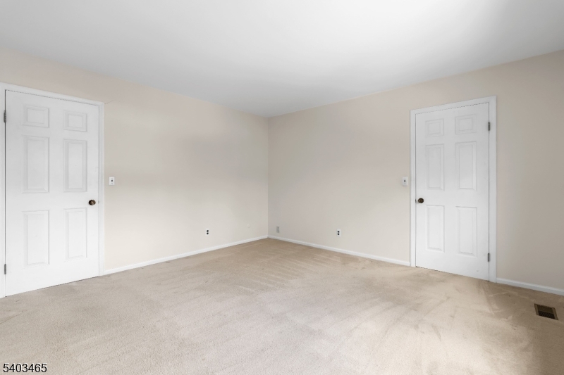 13 Mountain Ridge Drive Cedar Grove, NJ 07009 - Photo 18 of 34