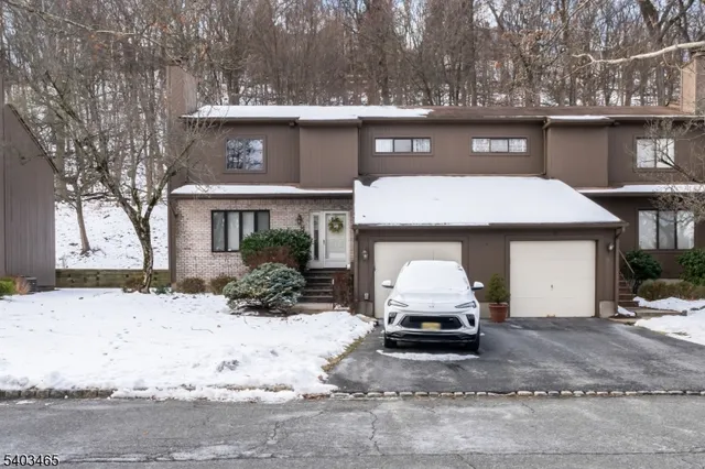 $624,999 | 13 Mountain Ridge Drive, Cedar Grove, NJ 07009