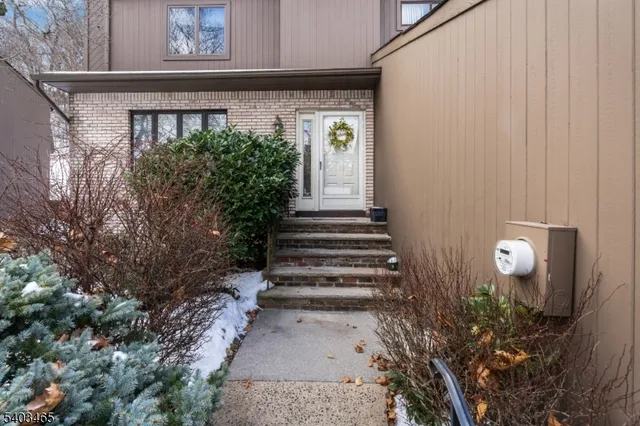 $624,999 | 13 Mountain Ridge Drive, Cedar Grove, NJ 07009