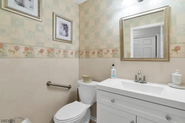 $624,999 | 13 Mountain Ridge Drive, Cedar Grove, NJ 07009