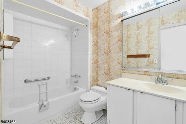 $624,999 | 13 Mountain Ridge Drive, Cedar Grove, NJ 07009