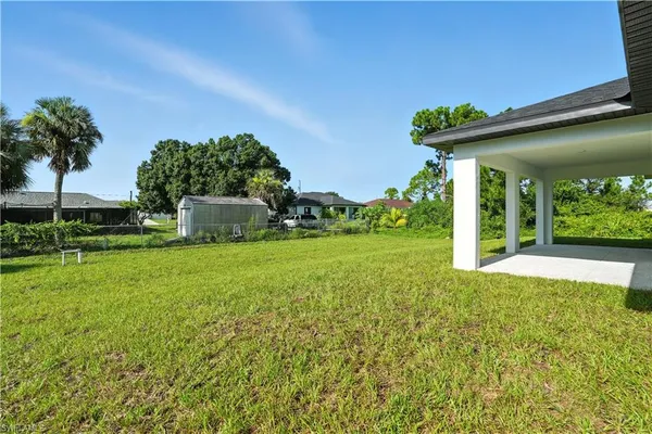 $1,800 | 2808 24th Street Southwest, Lehigh Acres, FL 33976