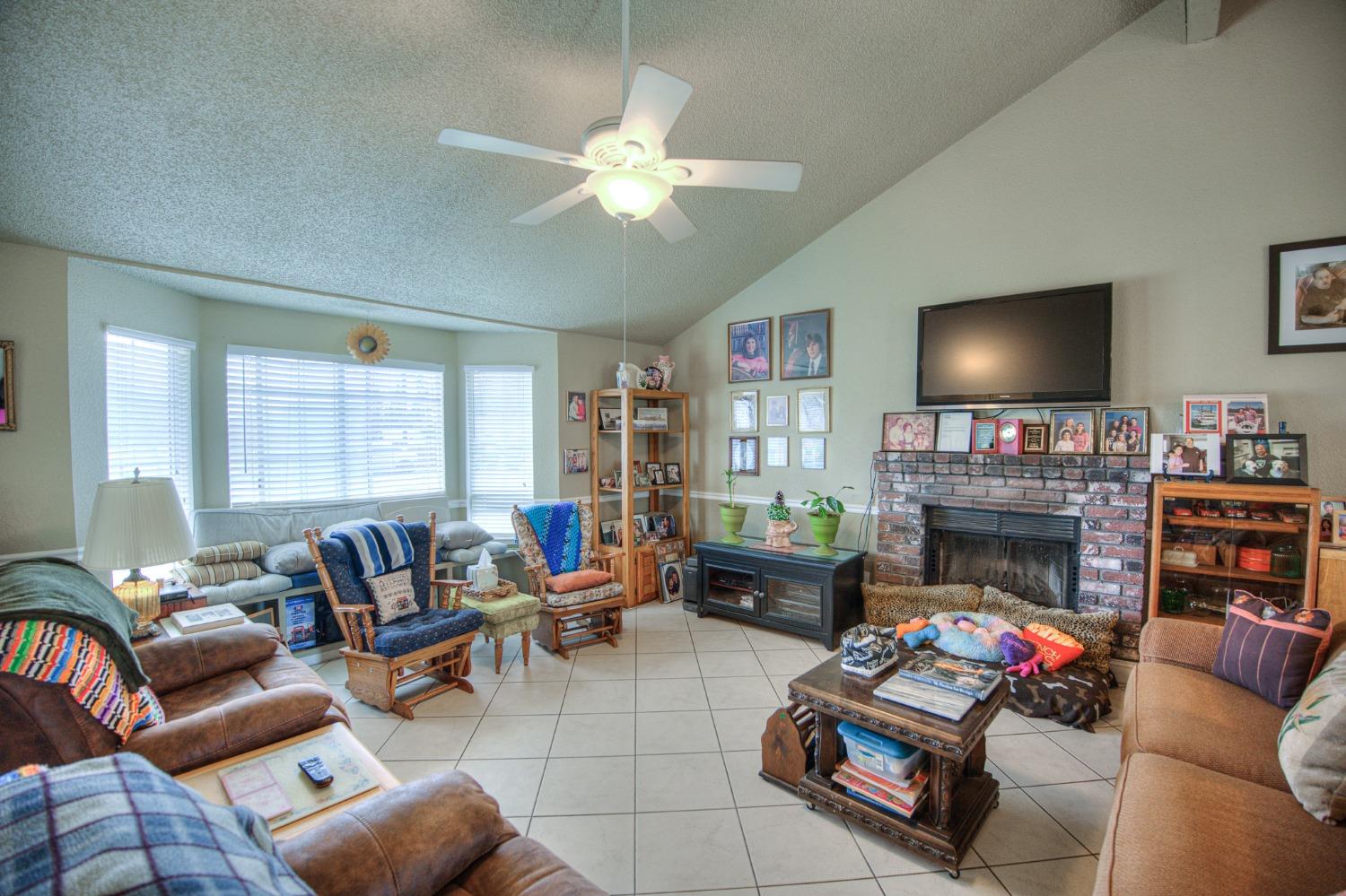 18595 Shell Drive Madera, CA 93638 - Photo 11 of 28 Gallery Image 11
