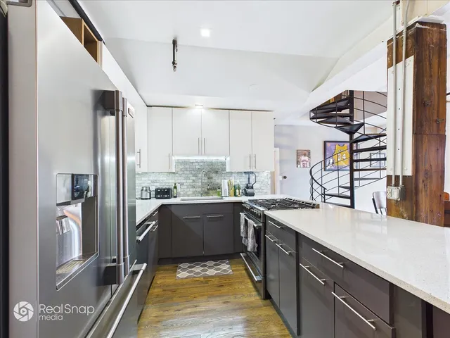 $4,600 | 2221 North Lister Avenue, Unit 3C, Chicago, IL 60614