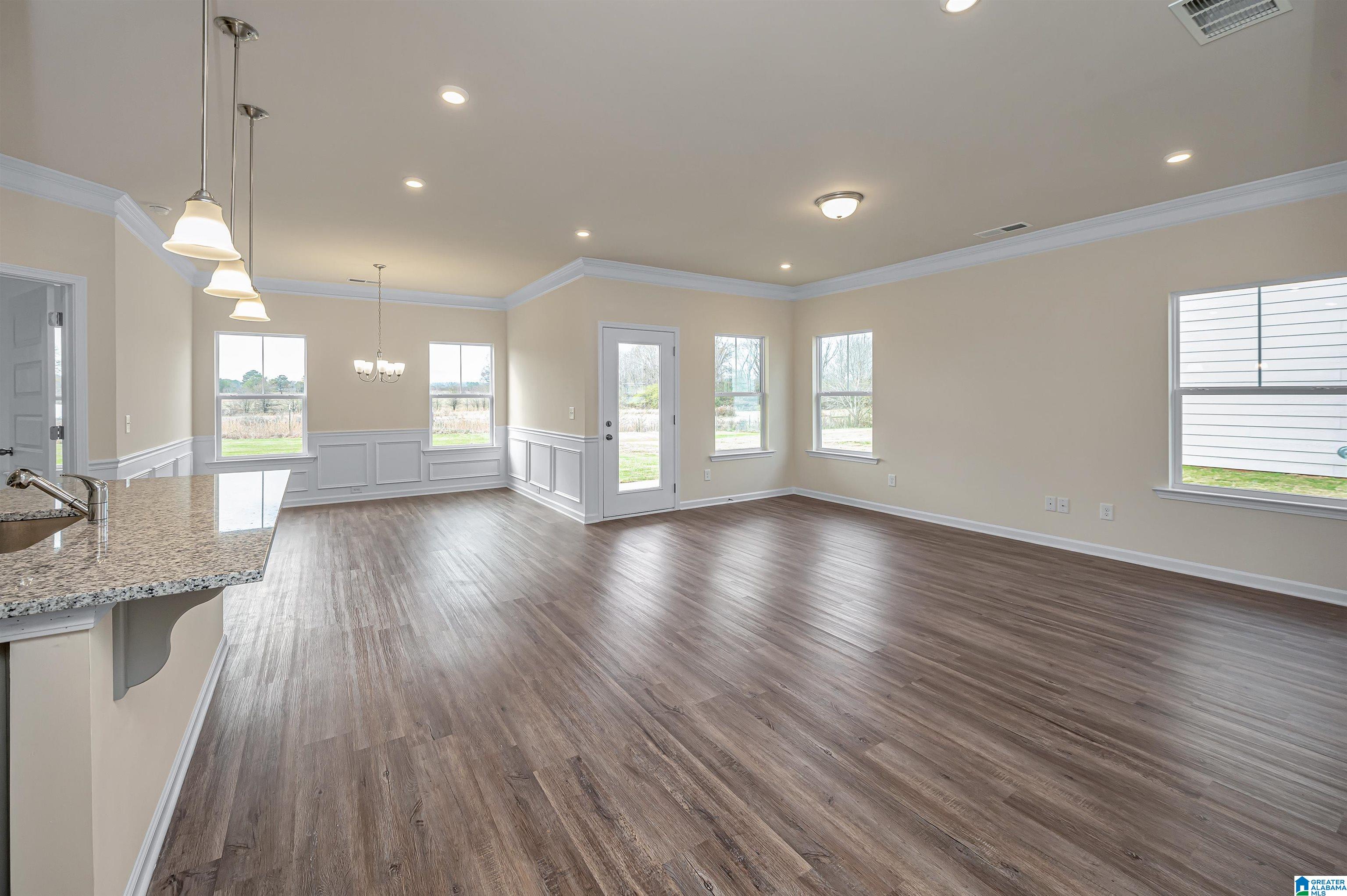 936 Ridgeway Avenue Columbiana, AL 35051 - Photo 13 of 37