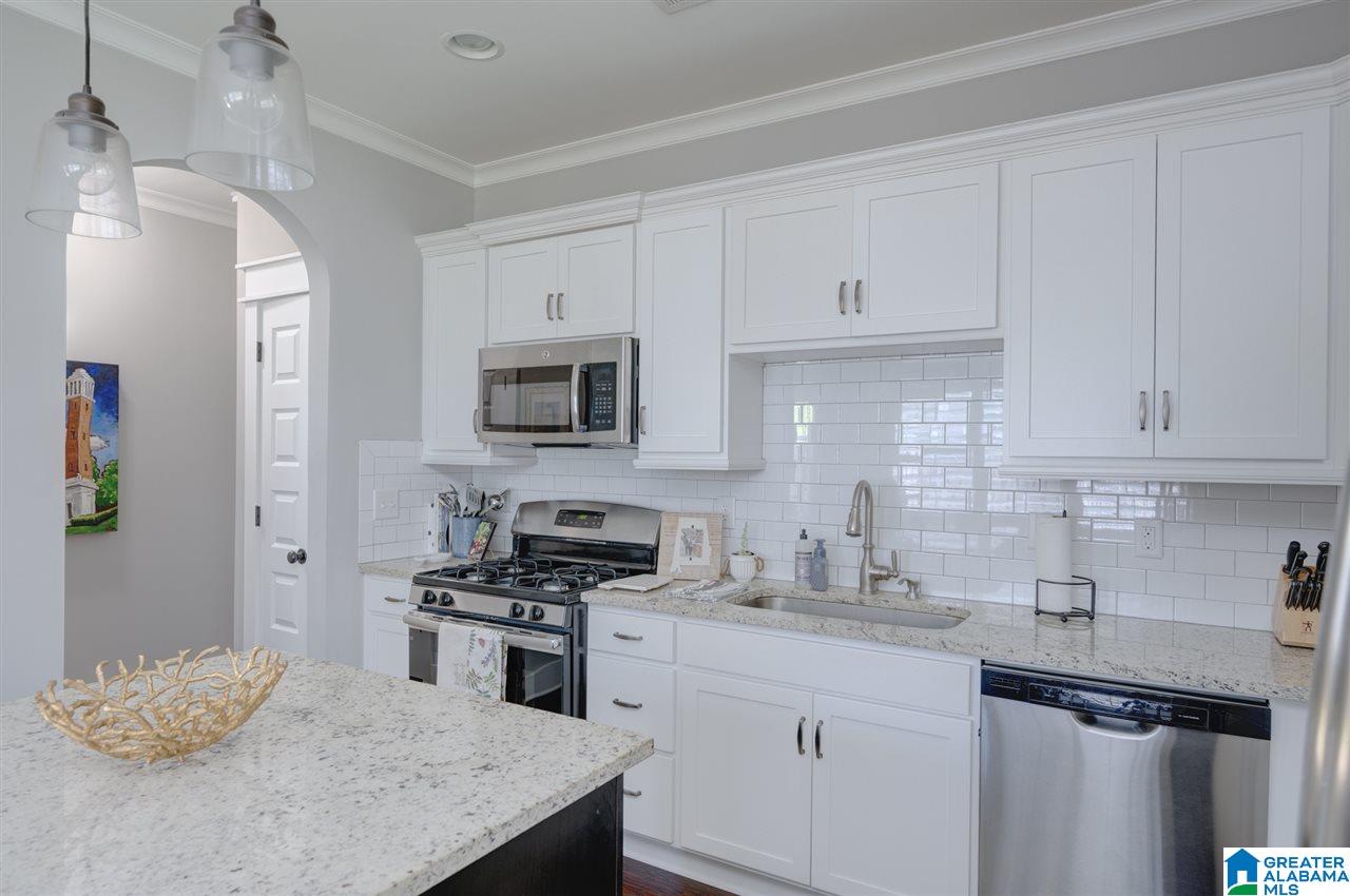 2868 Montevallo Park Road Birmingham, AL 35210 - Photo 8 of 33
