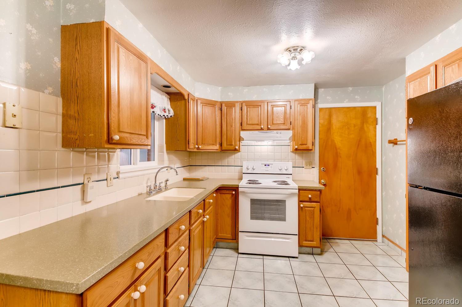 8290 Ralph Lane Denver, CO 80221 - Photo 9 of 28 Gallery Image 9