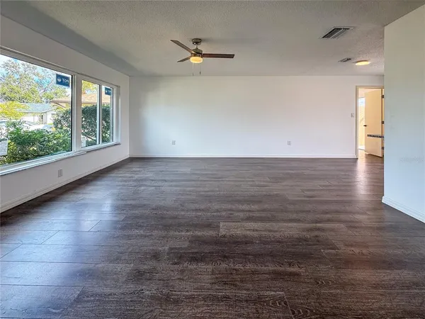 $2,800 | 1355 Kirkwood Lane, Sarasota, FL 34232