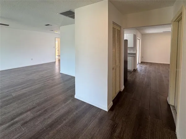 $2,800 | 1355 Kirkwood Lane, Sarasota, FL 34232