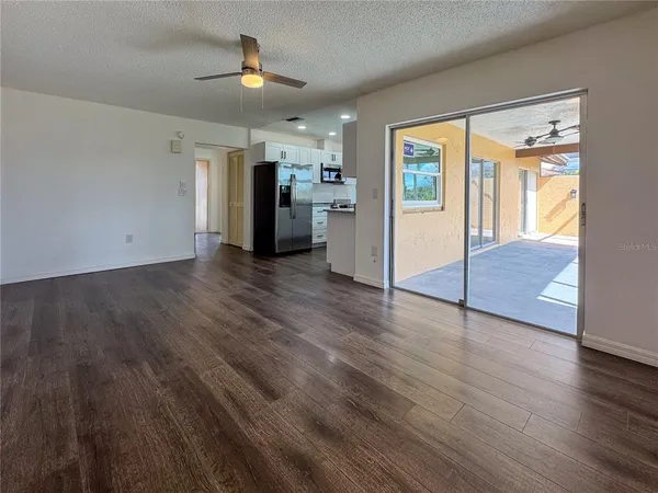 $2,800 | 1355 Kirkwood Lane, Sarasota, FL 34232