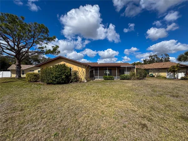 $2,800 | 1355 Kirkwood Lane, Sarasota, FL 34232