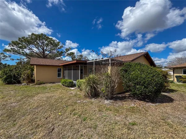 $2,800 | 1355 Kirkwood Lane, Sarasota, FL 34232