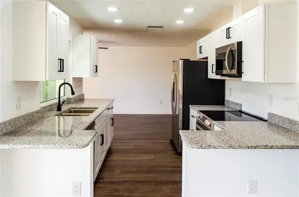 $2,800 | 1355 Kirkwood Lane, Sarasota, FL 34232