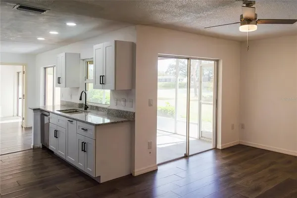 $2,800 | 1355 Kirkwood Lane, Sarasota, FL 34232
