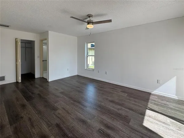 $2,800 | 1355 Kirkwood Lane, Sarasota, FL 34232