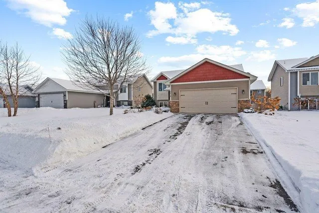 $350,000 | 3414 235th Lane Northwest, St. Francis, MN 55070