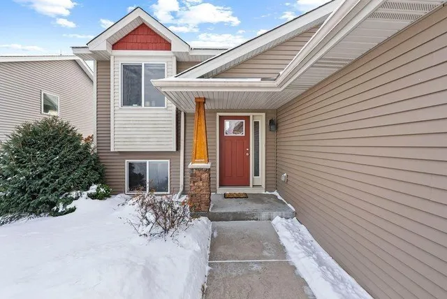 $350,000 | 3414 235th Lane Northwest, St. Francis, MN 55070