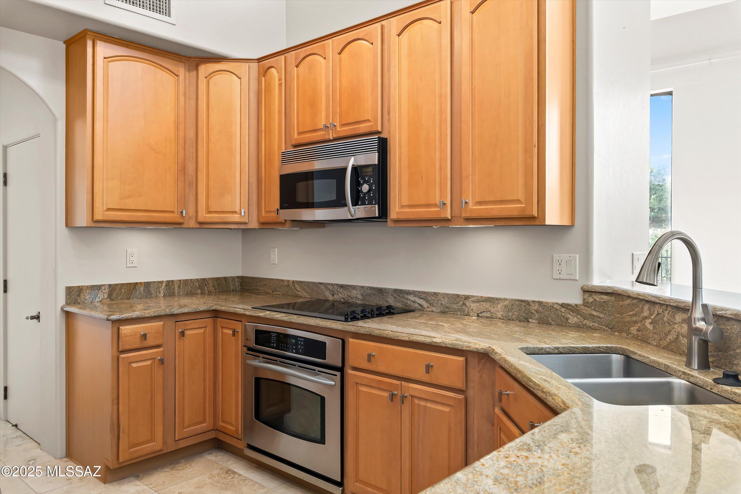 16131 North Meadowcrest Road Tucson, AZ 85739 - Photo 16 of 52 Gallery Image 16