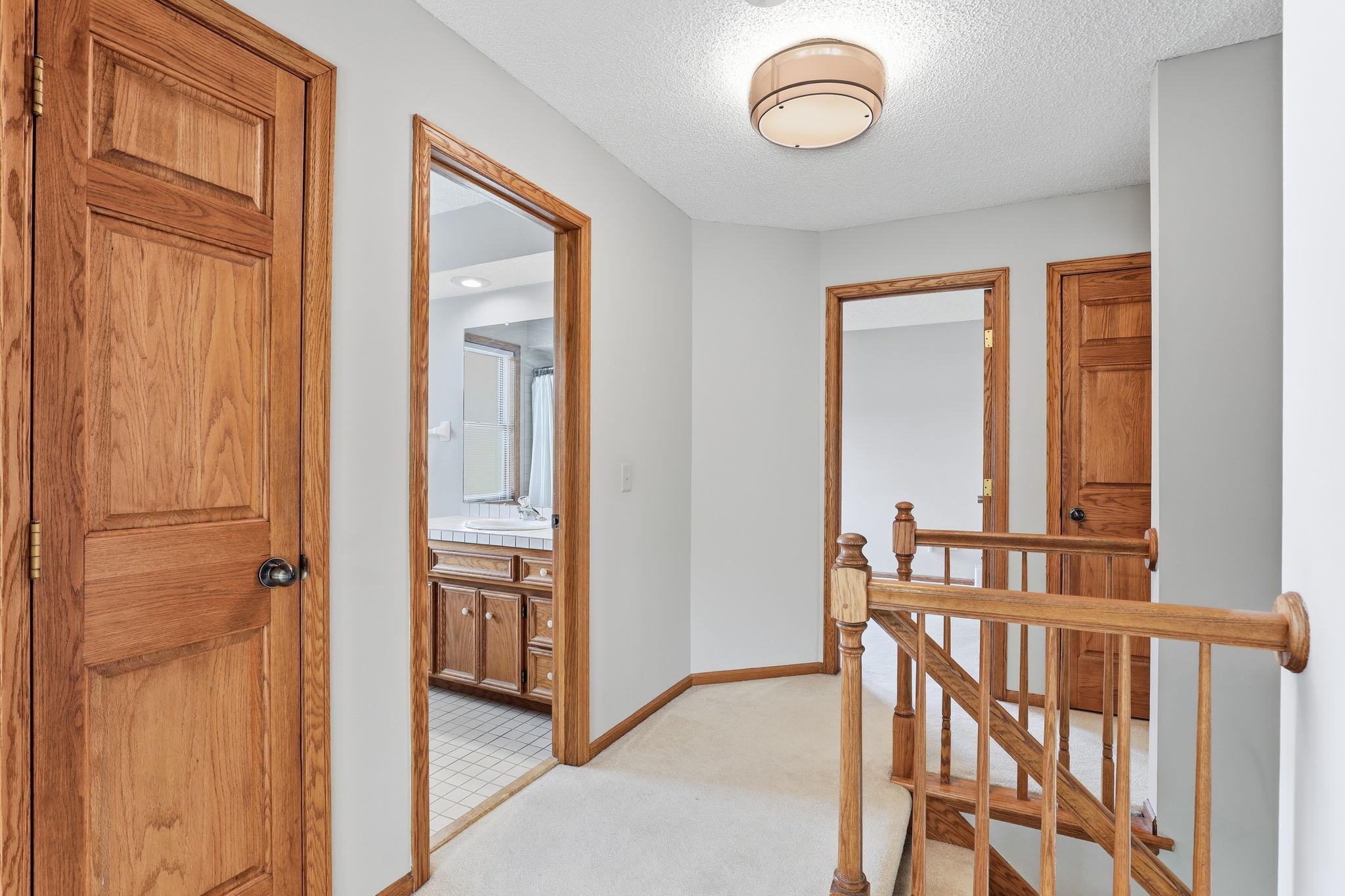 455 Highpoint Curve Maplewood, MN 55119 - Photo 28 of 44