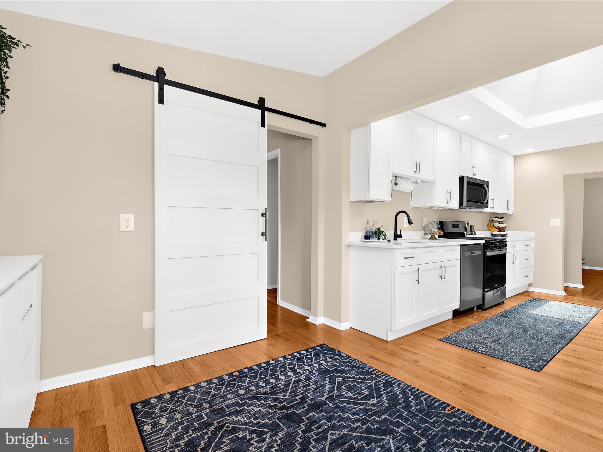 770 Dividing Road Severna Park, MD 21146 - Photo 6 of 75 Mud room entry