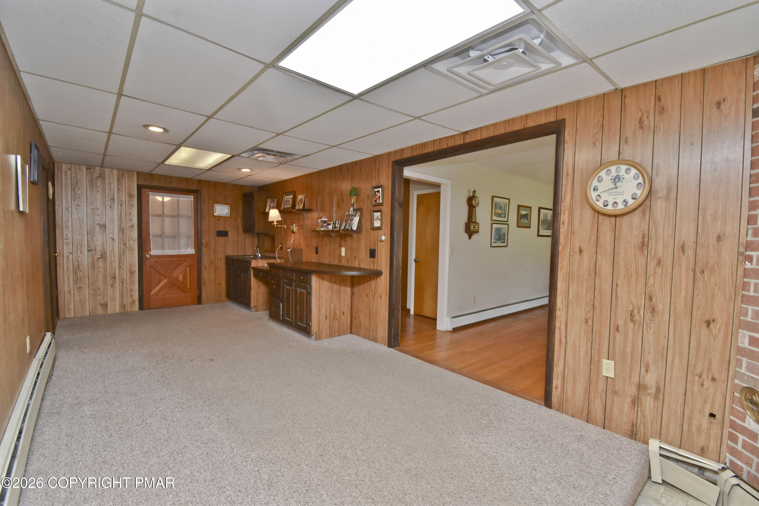 301 Norton Road Stroudsburg, PA 18360 - Photo 15 of 52 4 Family Room (1)