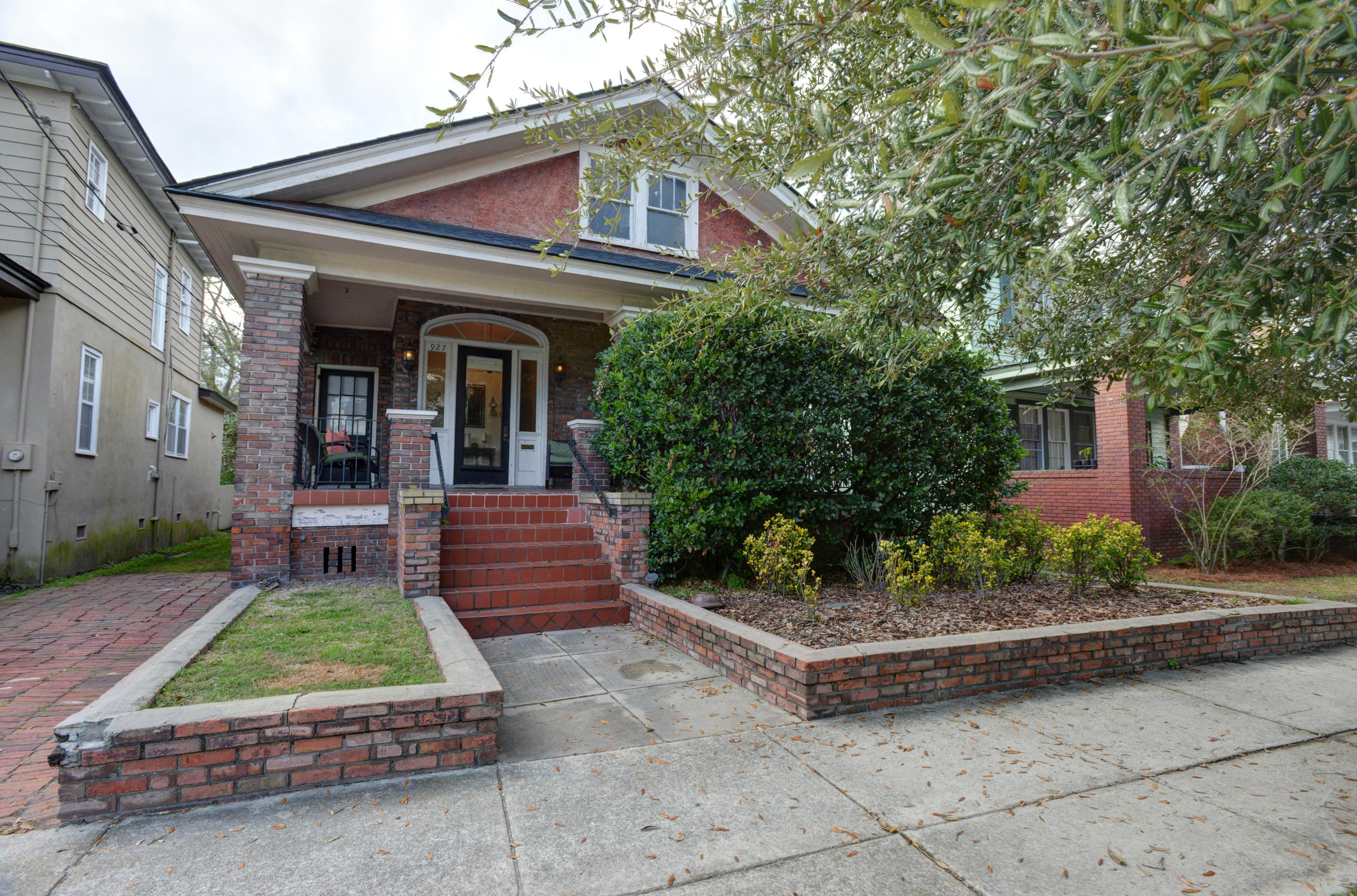927 Rutledge Avenue Charleston, SC 29403 - Photo 1 of 28 927rutledge1_20_02