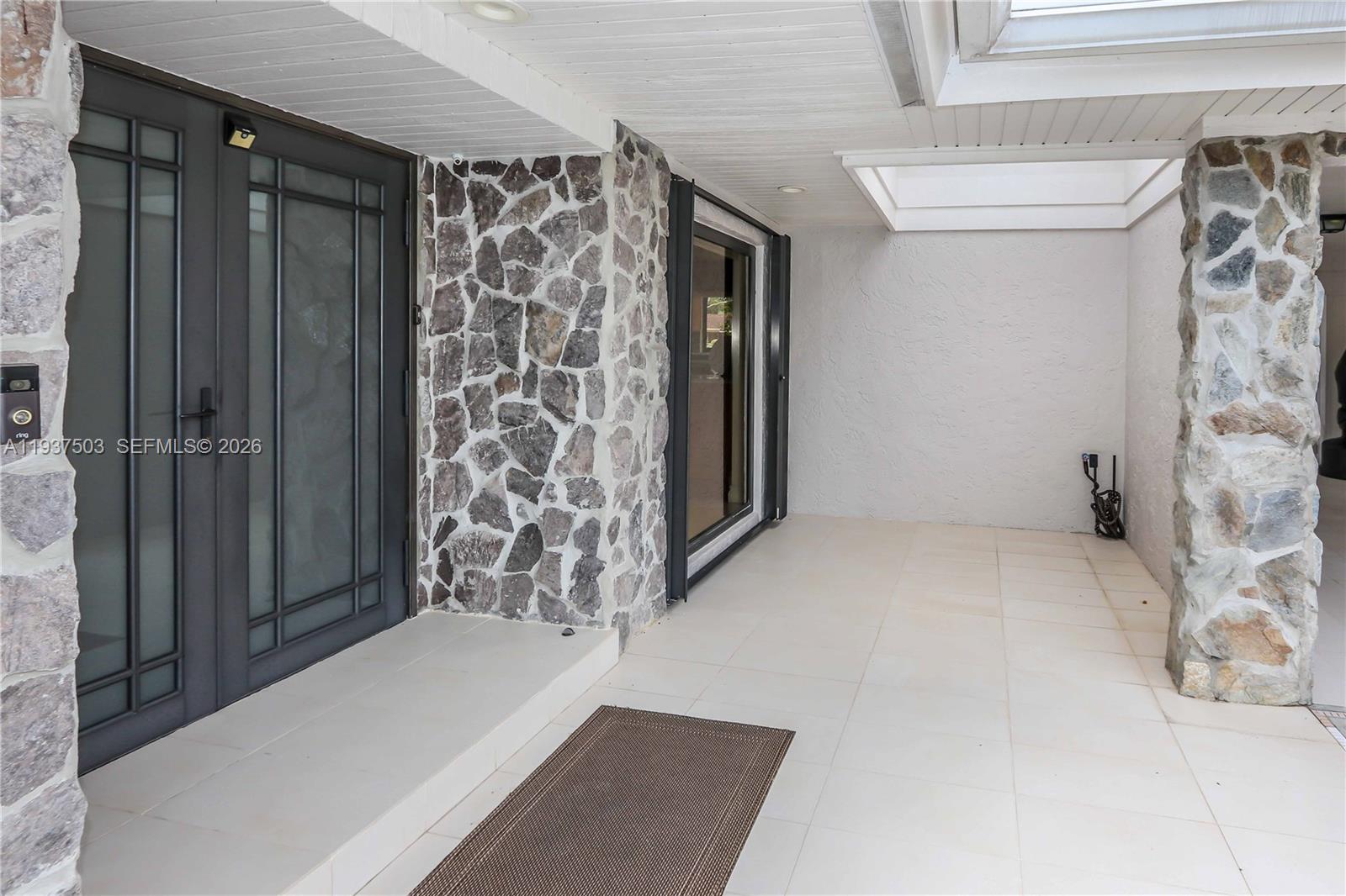 3650 North 36th Avenue, Unit 2 Hollywood, FL 33021 - Photo 6 of 52 a view of an empty room