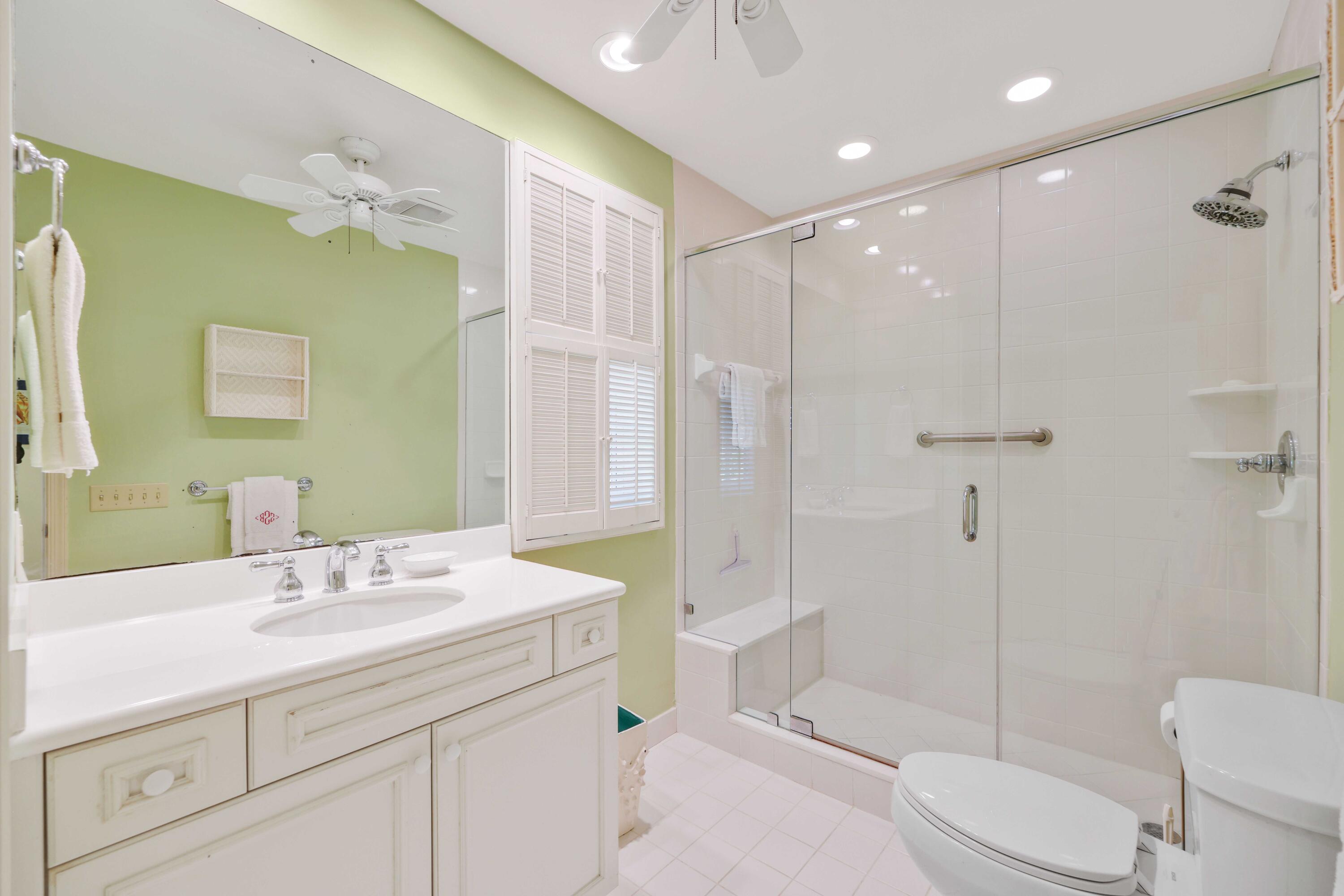 13 Country Road Boynton Beach, FL 33436 - Photo 21 of 43 Primary Bath