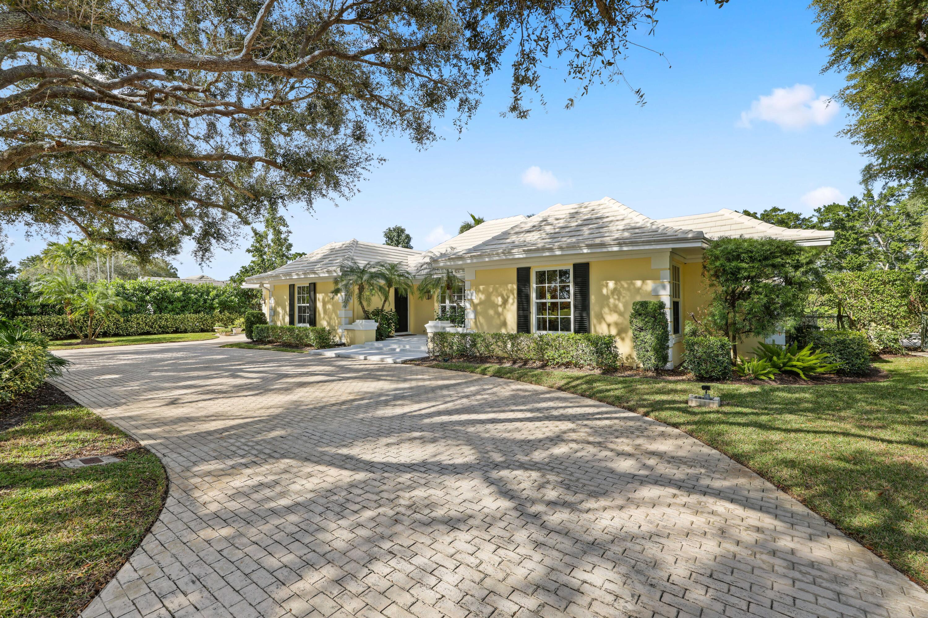 13 Country Road Boynton Beach, FL 33436 - Photo 3 of 43 Front Exterior