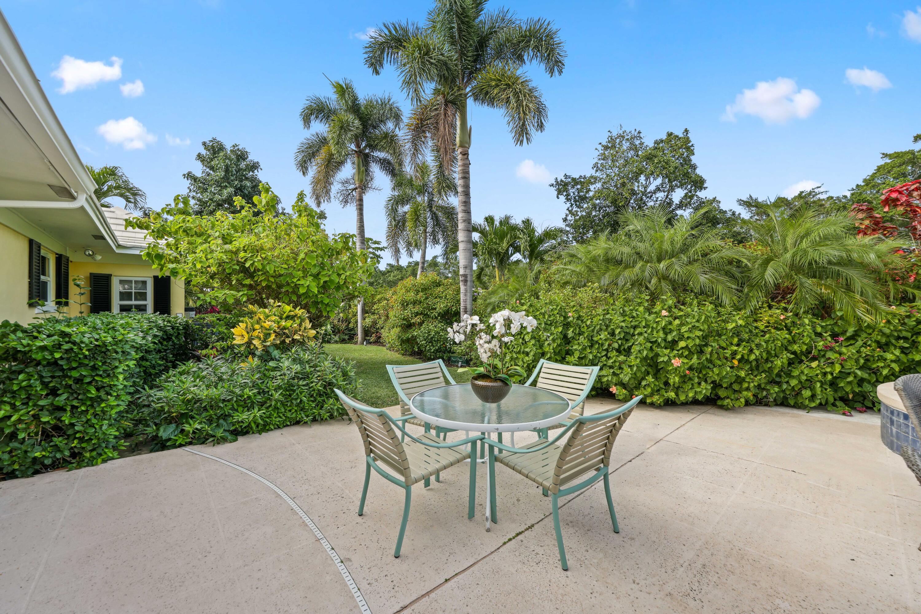 13 Country Road Boynton Beach, FL 33436 - Photo 34 of 43 Back Patio