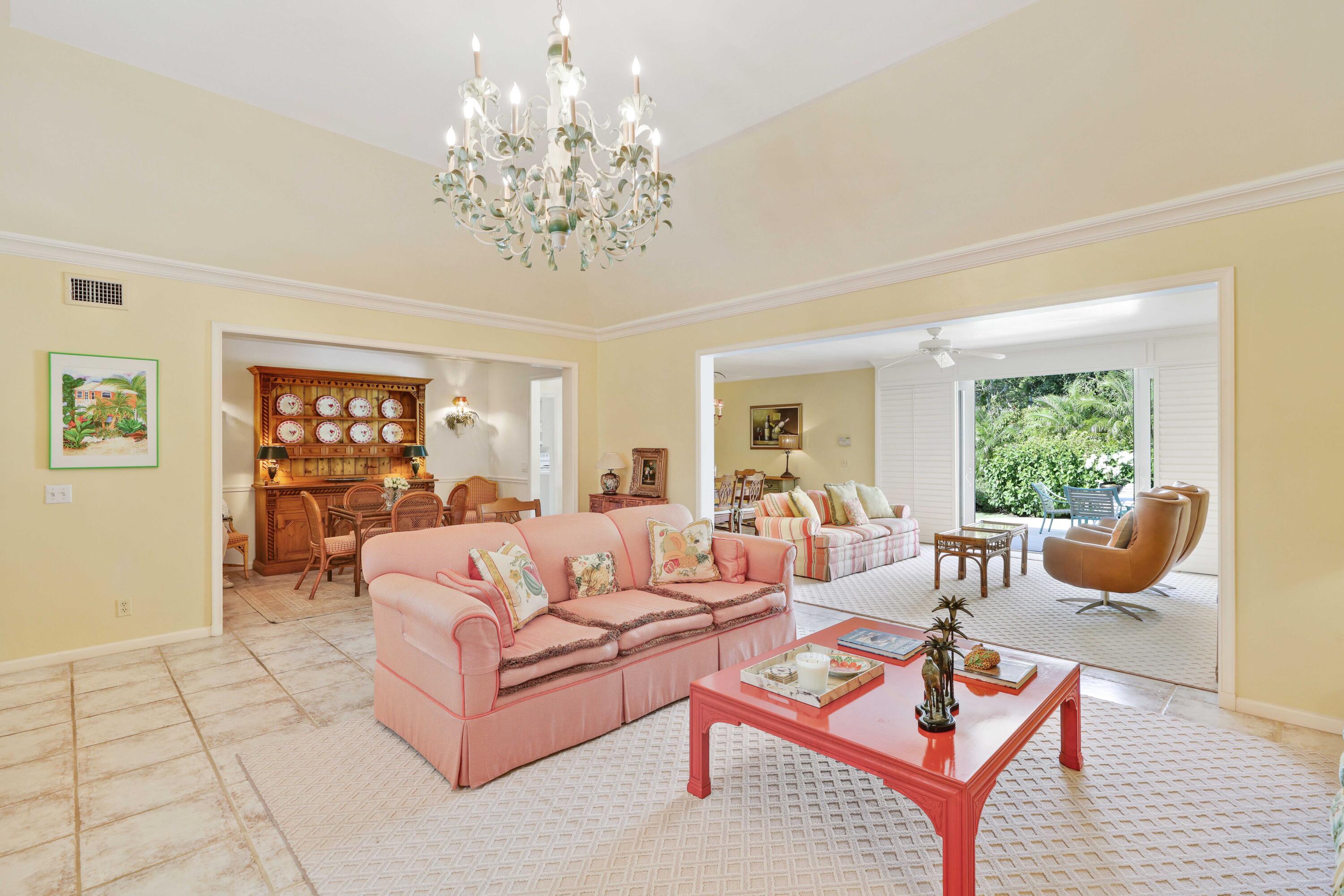 13 Country Road Boynton Beach, FL 33436 - Photo 7 of 43 Living Room