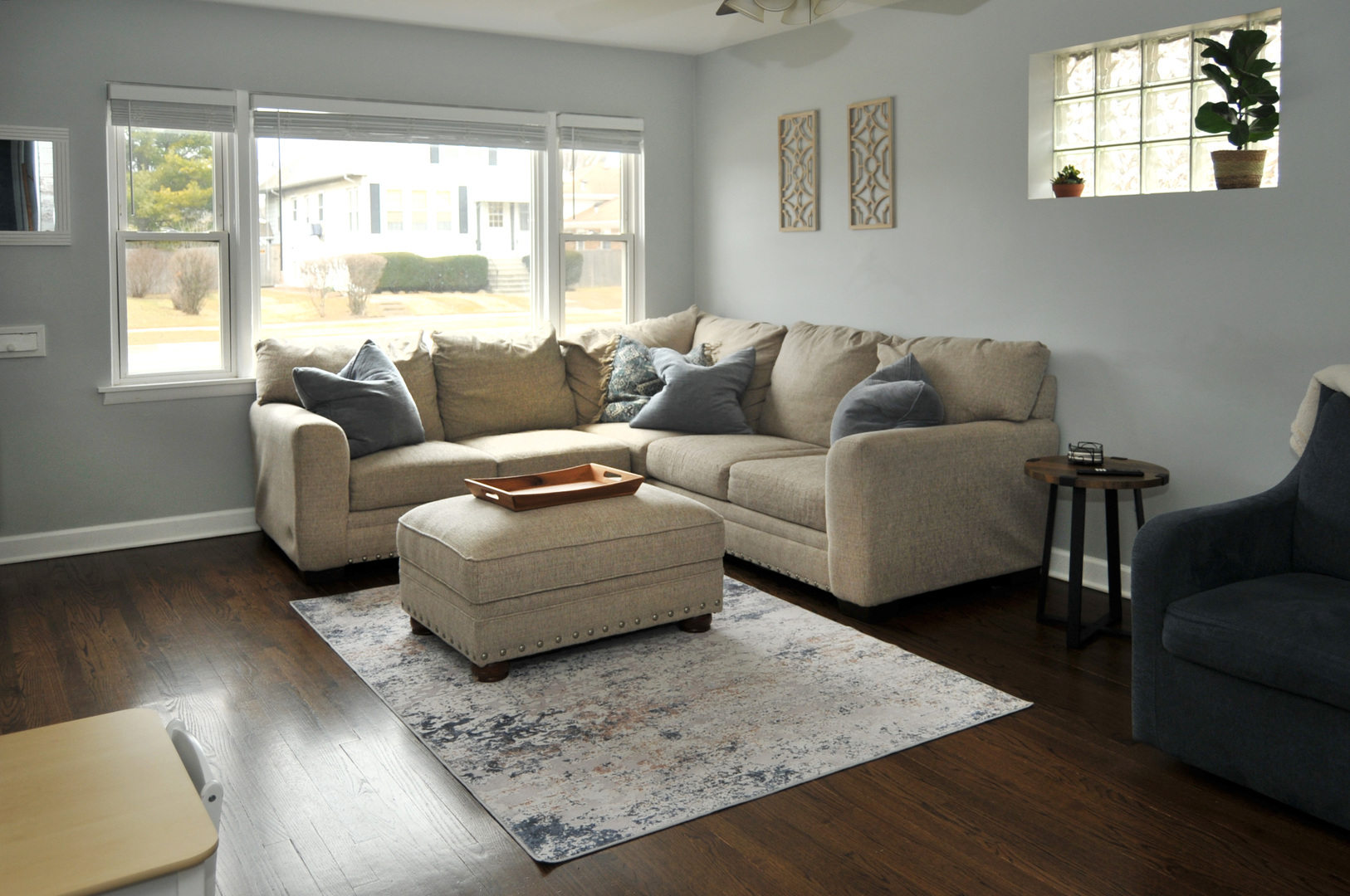 4417 Arthur Avenue Brookfield, IL 60513 - Photo 2 of 19 a living room with furniture and a window