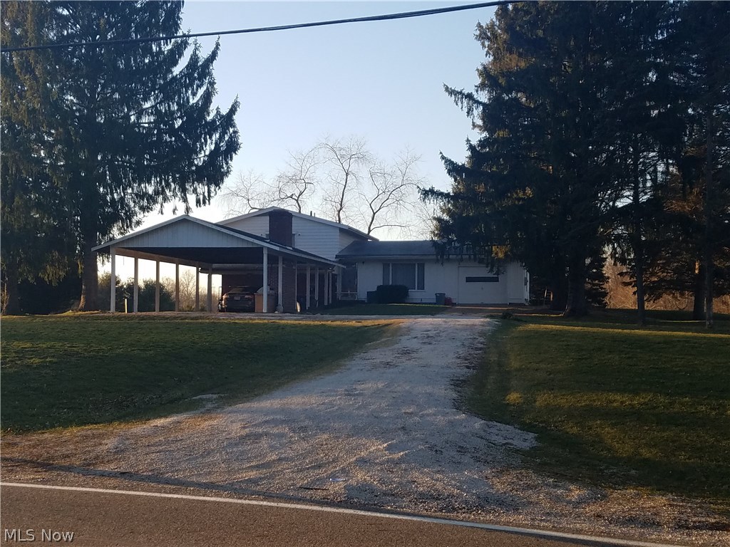 2266 Jacoby Road Akron, OH 44321 - Photo 4 of 21