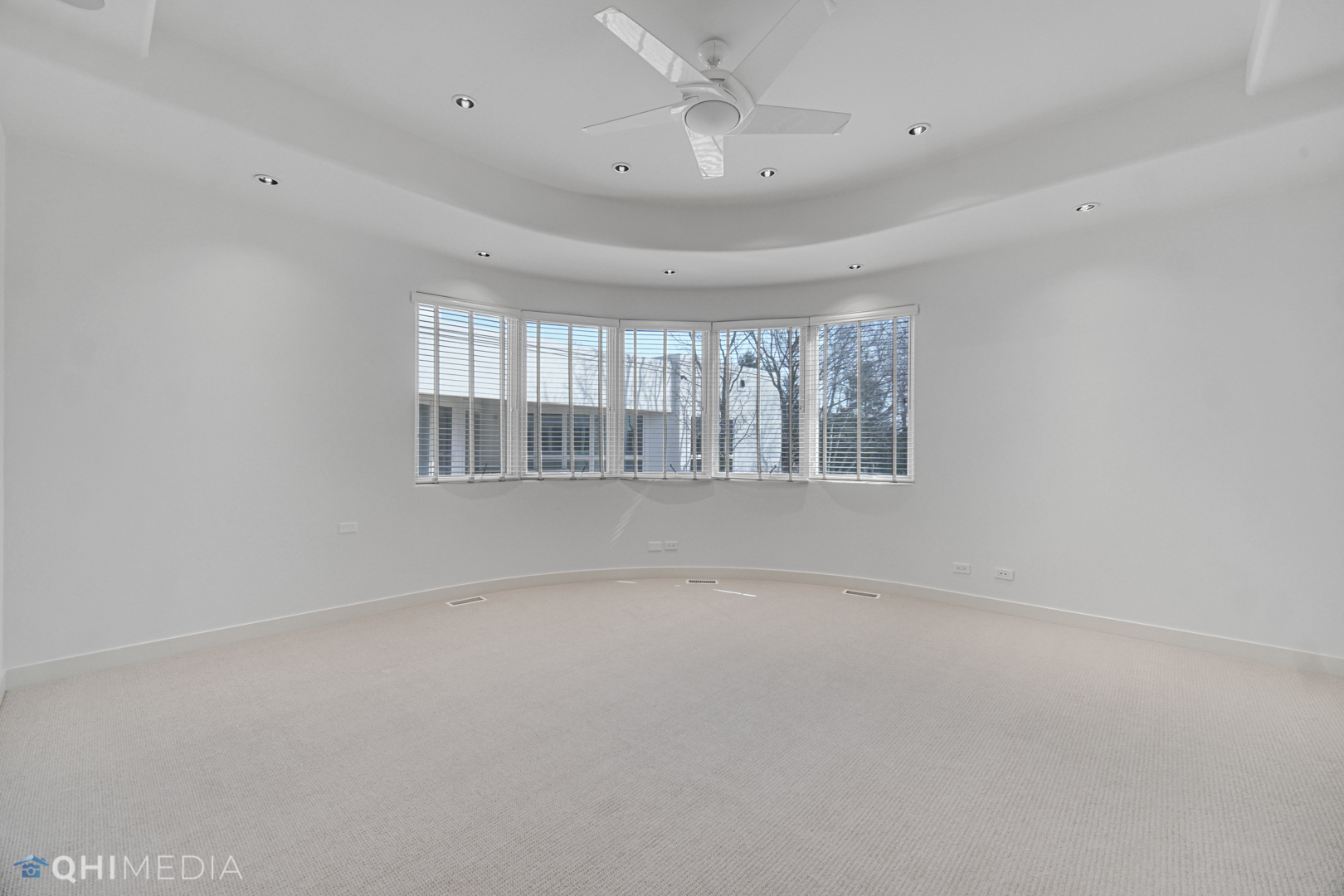 2225 Greenview Road Northbrook, IL 60062 - Photo 14 of 68 an empty room with a empty space and windows