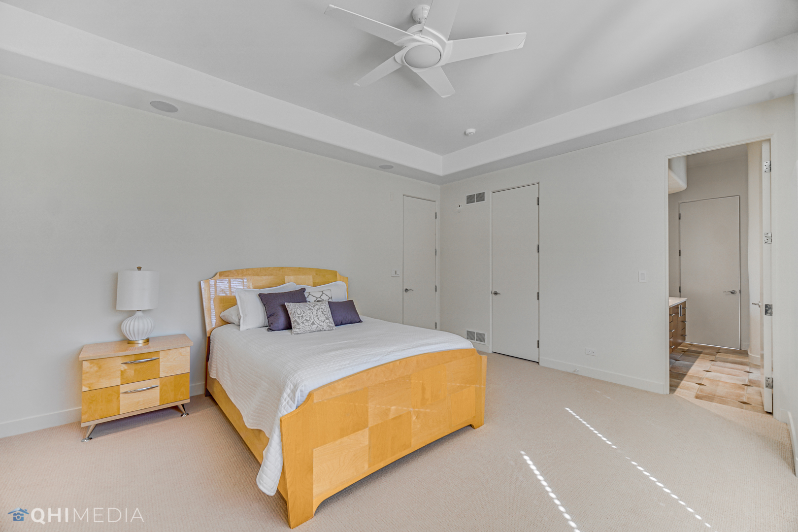 2225 Greenview Road Northbrook, IL 60062 - Photo 18 of 68 a bedroom with a bed and a cabinets