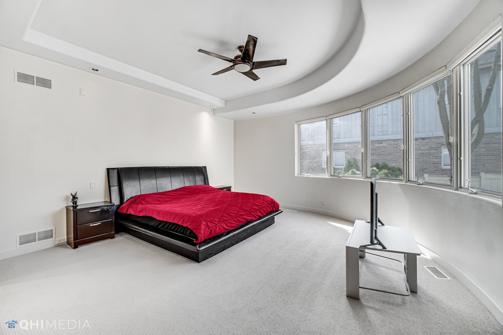 2225 Greenview Road Northbrook, IL 60062 - Photo 22 of 68 a bedroom with a bed and window