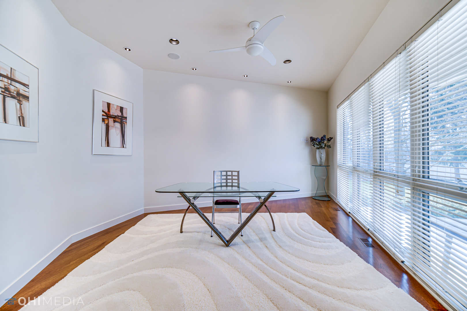 2225 Greenview Road Northbrook, IL 60062 - Photo 27 of 68 a bedroom with a bed and a large window