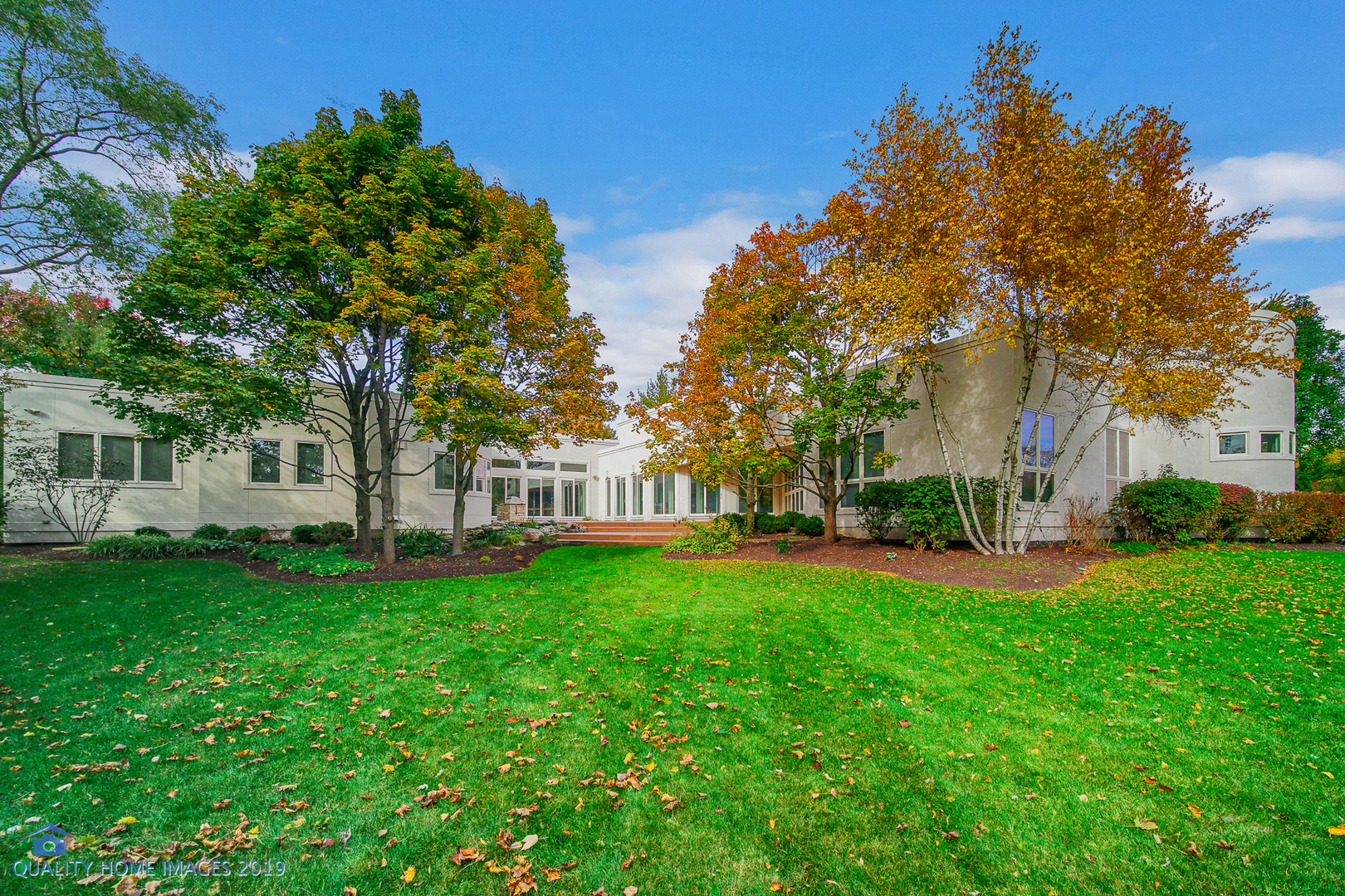 2225 Greenview Road Northbrook, IL 60062 - Photo 58 of 68 a view of a park with a house in the background