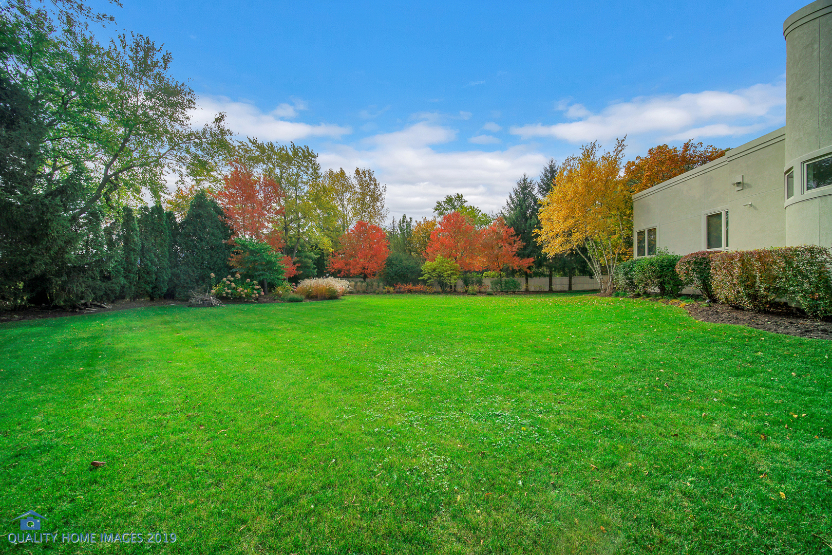 2225 Greenview Road Northbrook, IL 60062 - Photo 62 of 68 a view of a garden