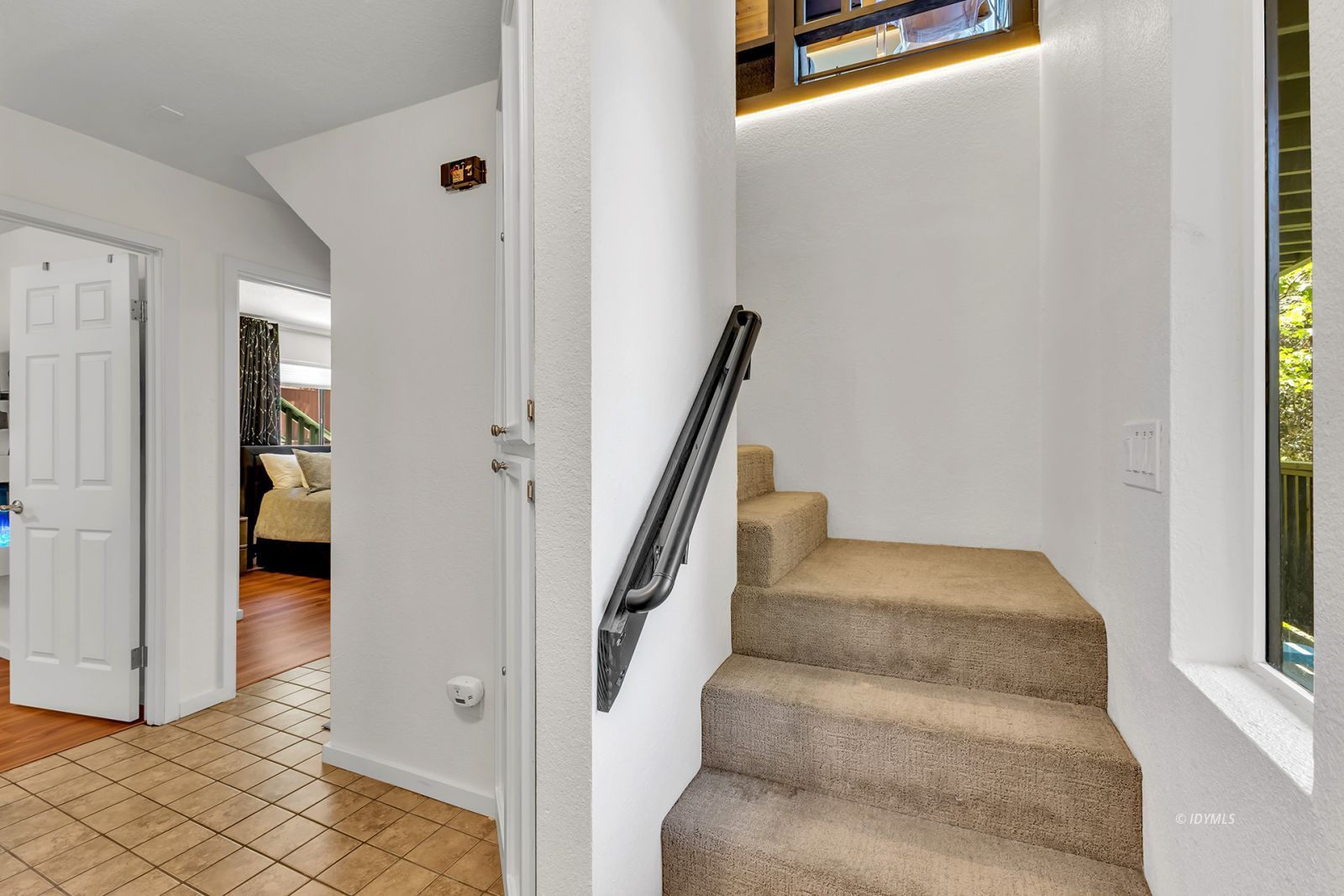 25595 Glen Road Idyllwild, CA 92549 - Photo 15 of 51 a view of entryway and hall with wooden floor