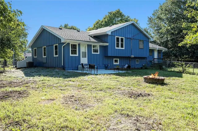 $260,000 | 722 South Central Street, Olathe, KS 66061