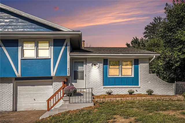 $260,000 | 722 South Central Street, Olathe, KS 66061